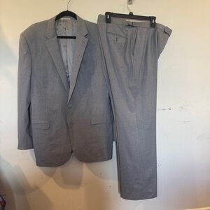 Ralph Lauren Men’s Gray Suit 100 % wool